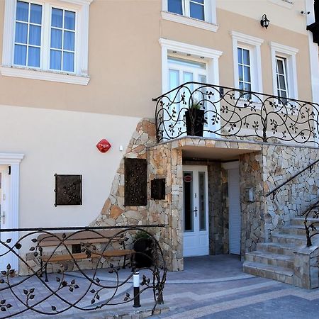 Willa Rozana - Apartamenty I Pokoje Goscinne Sandomierz Exterior photo